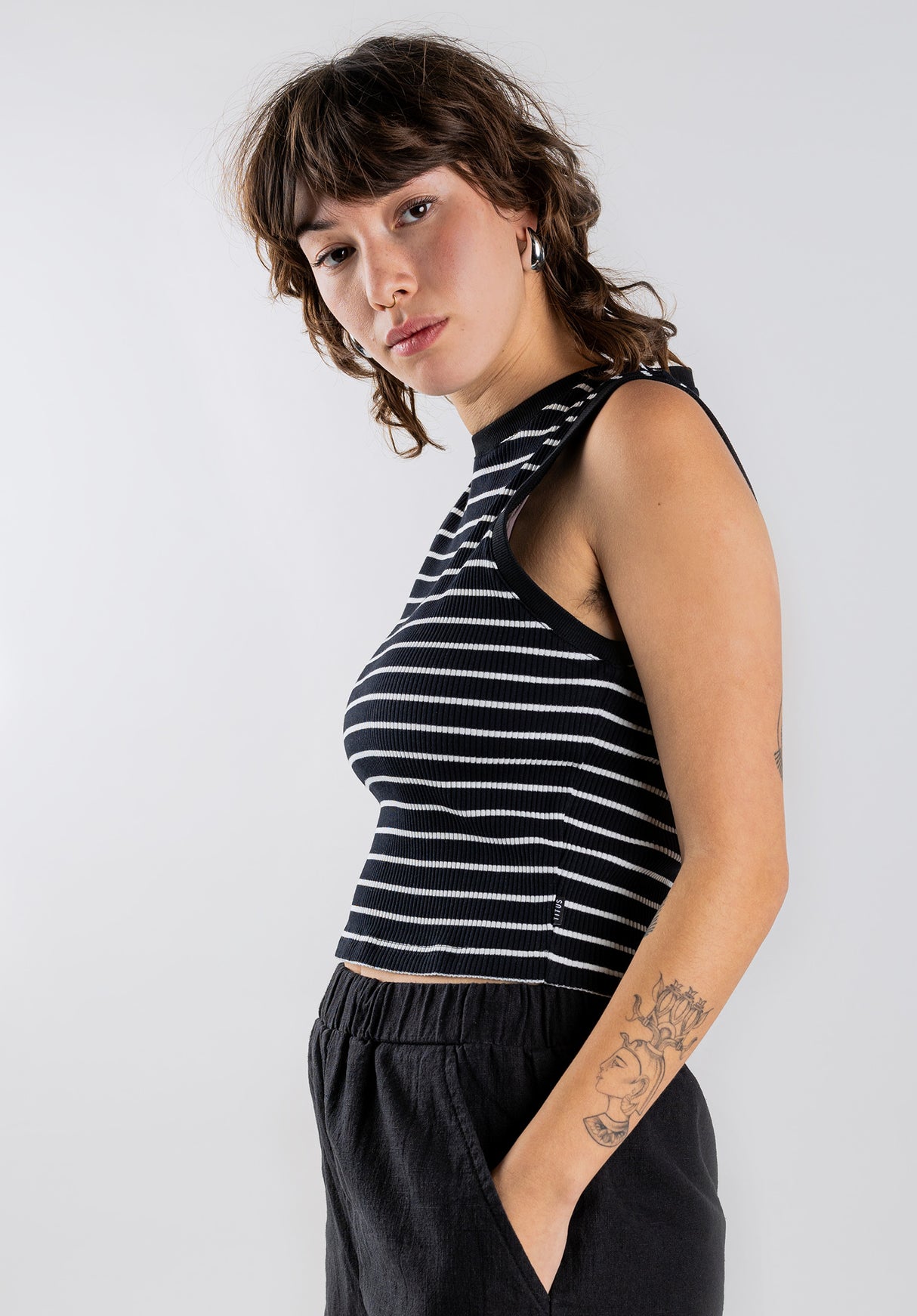 Azra black-striped Rueckenansicht