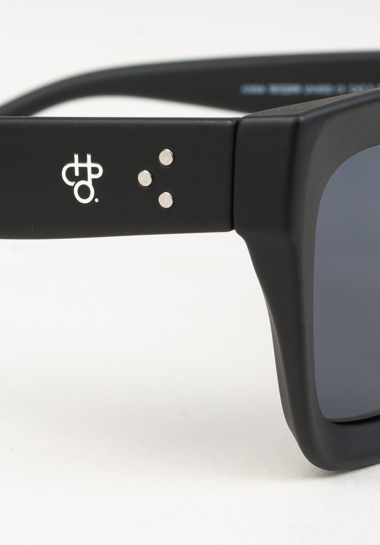 Anna black-black Closeup1