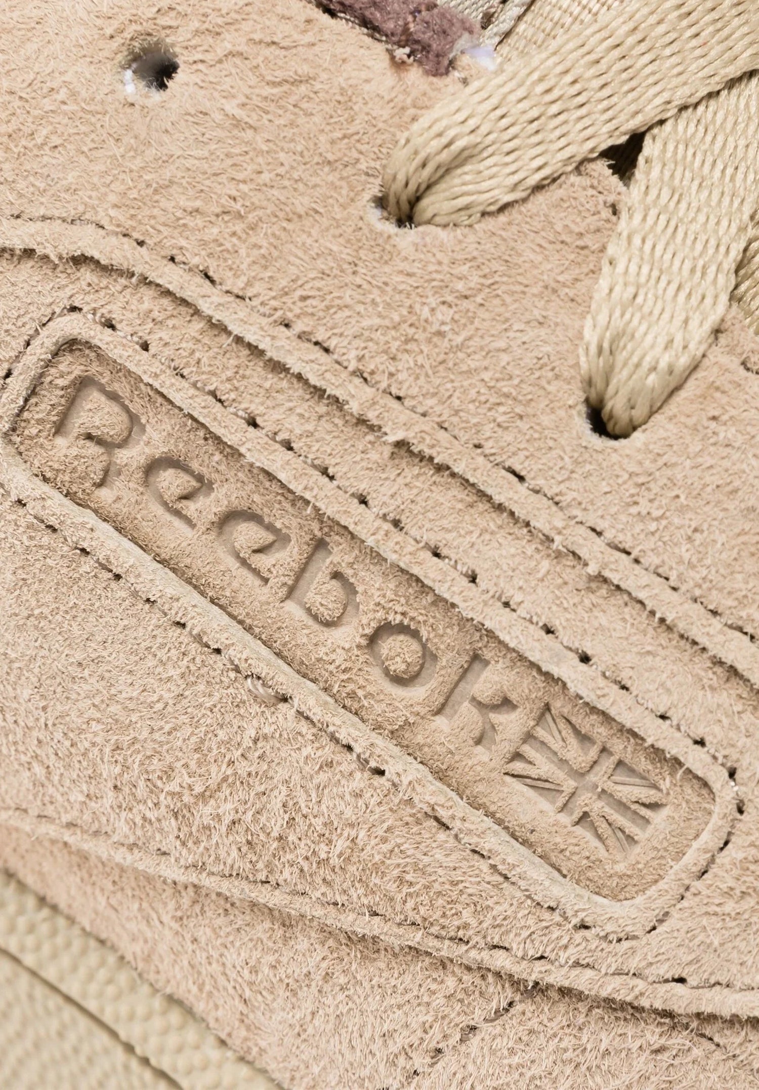 Club C 85 mushroom-utilitybrown Closeup1 Zoom Image