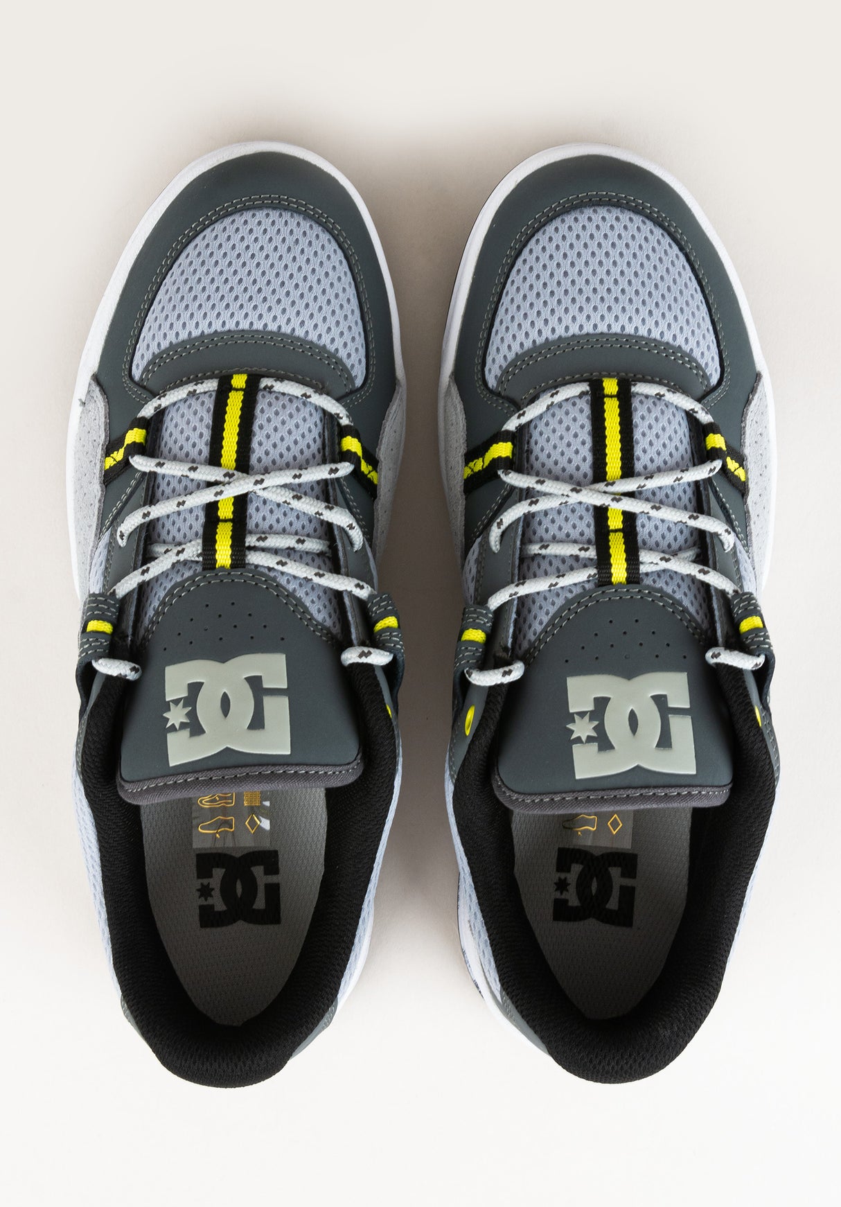 Construct white-grey-yellow Closeup2