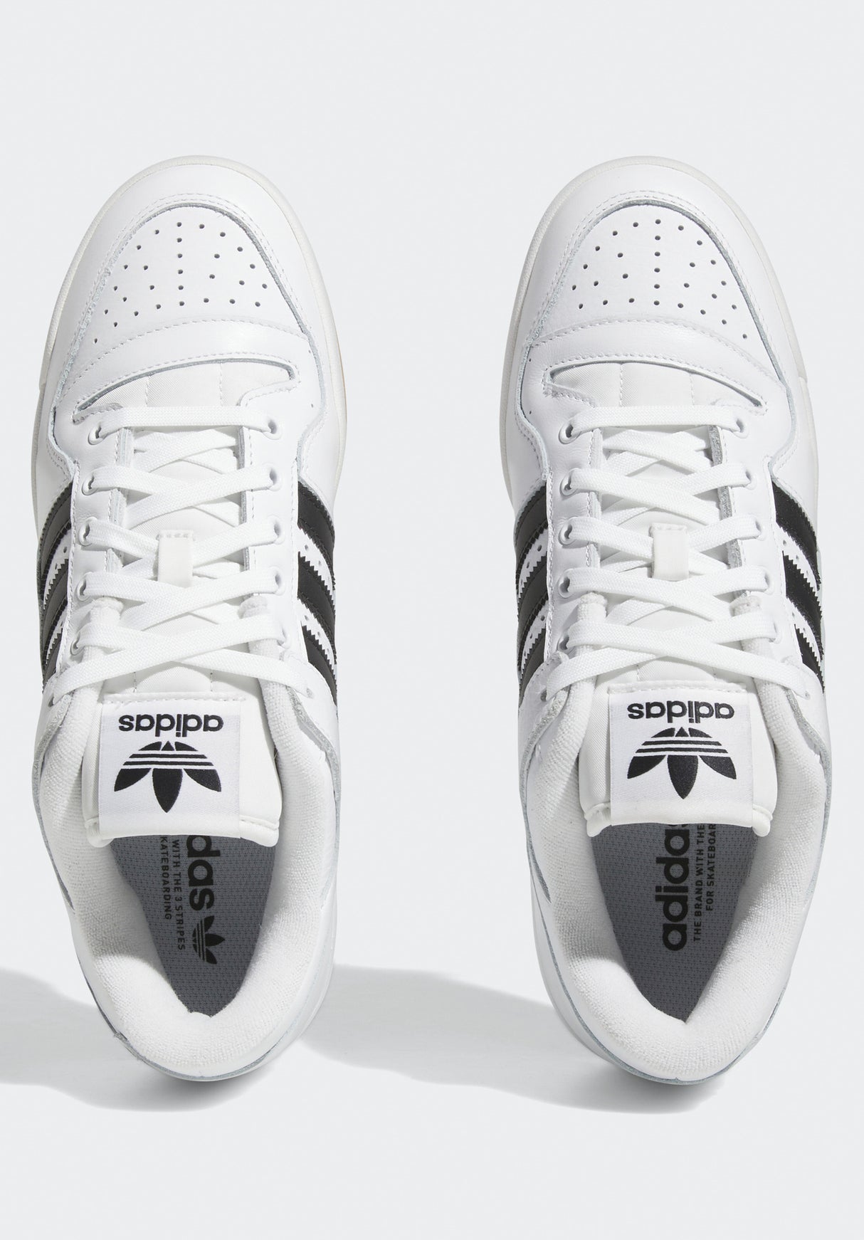 Forum 84 Low ADV ftwrwhite-coreblack-ftwrwhite Closeup2