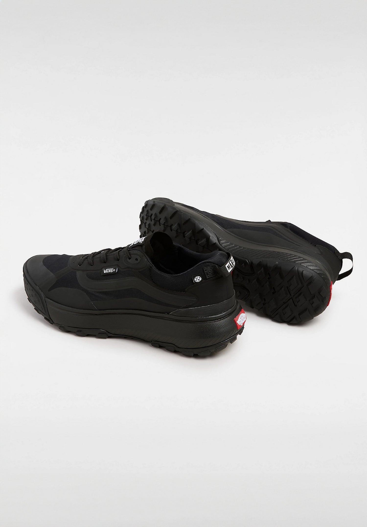 MTE Crosspath black-black Closeup1 Zoom Image