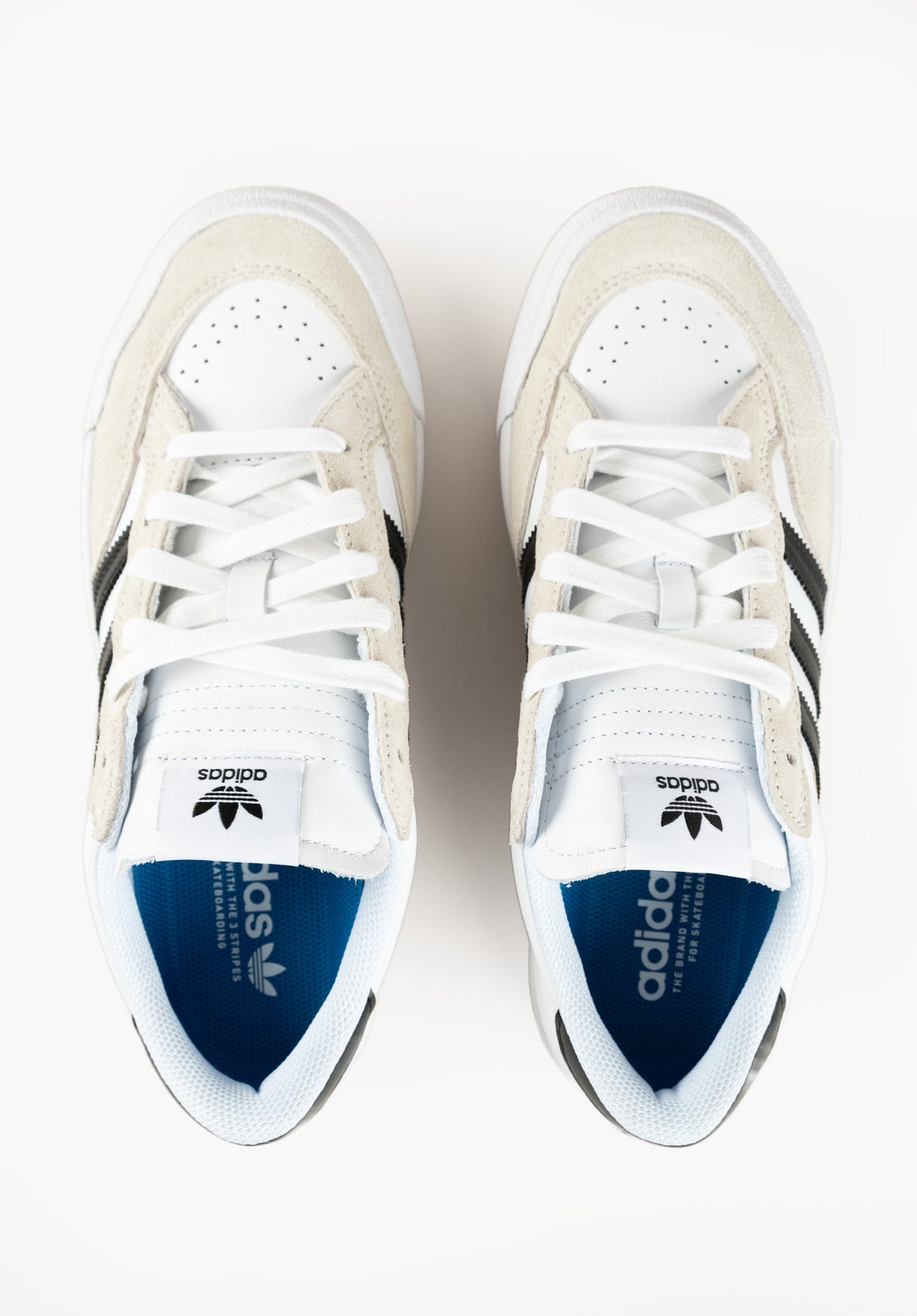 Nora ftwrwhite-coreblack-crystalwhite Seitenansicht