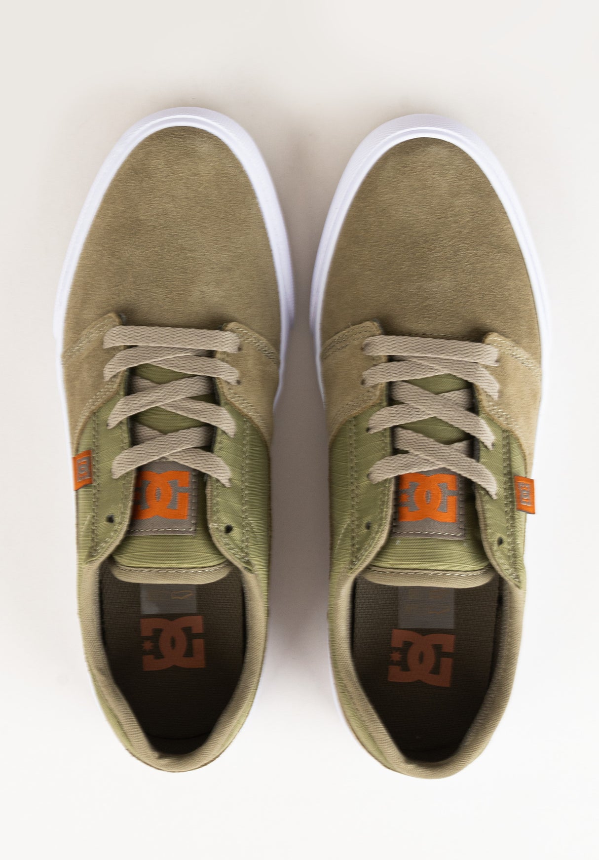 Tonik dustyolive Close-Up2