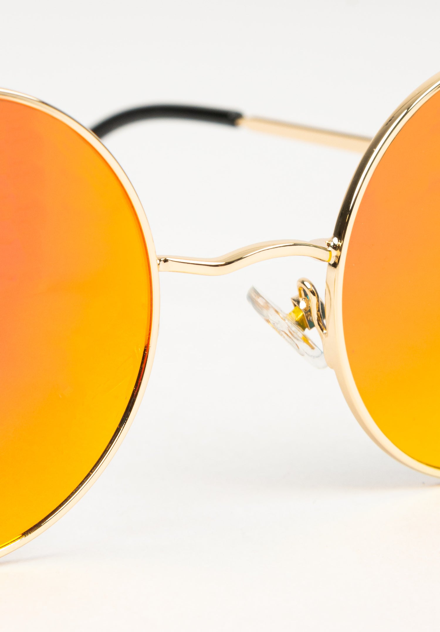 Liam gold-coralmirror Close-Up1 Zoom Image