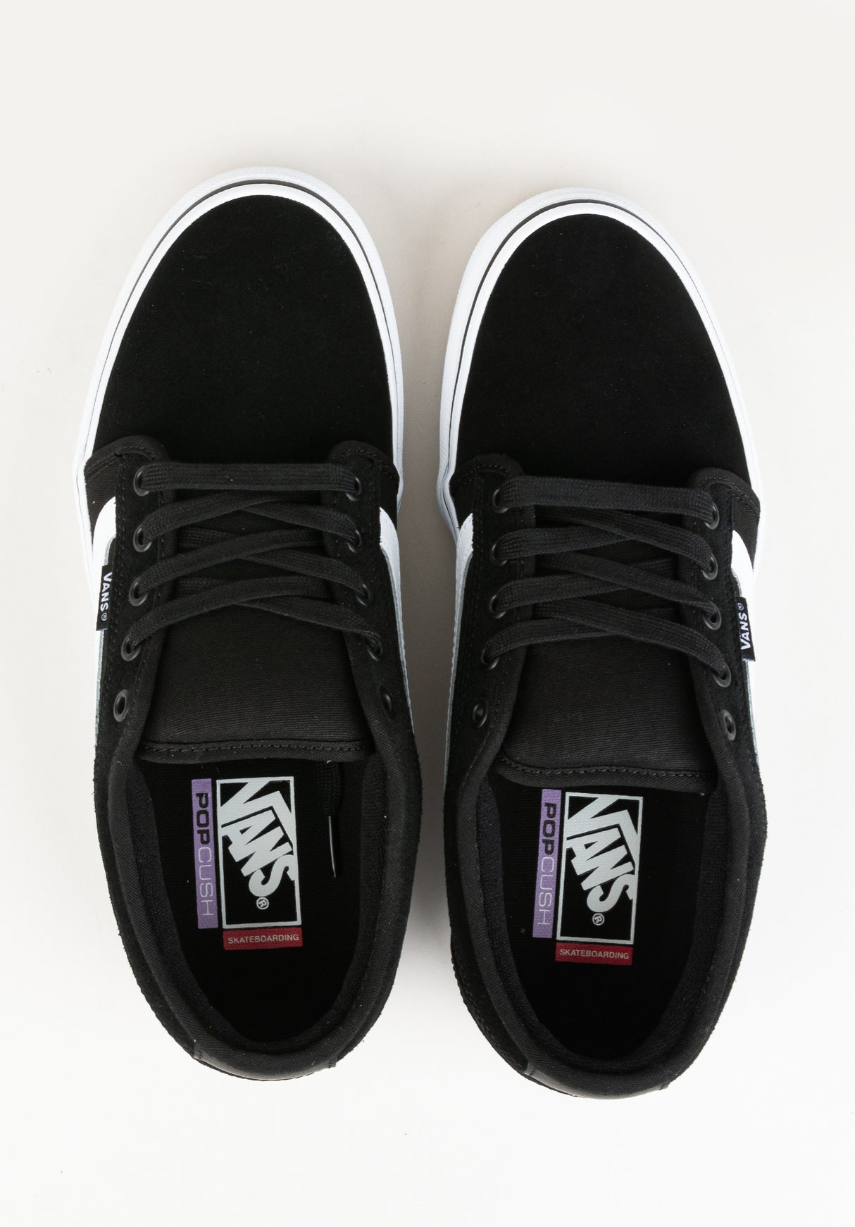 Chukka Low Sidestripe black-white Close-Up2