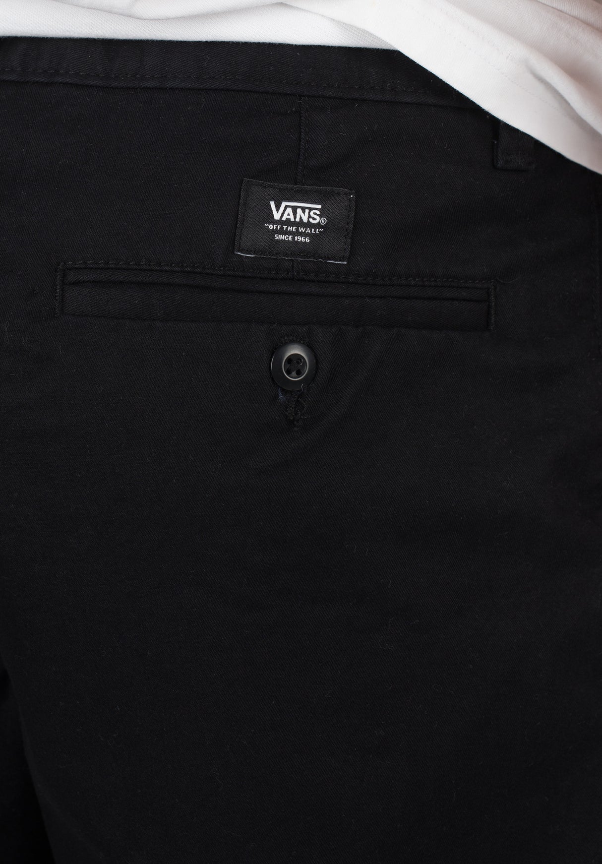 Authentic Chino Relaxed black Close-Up2