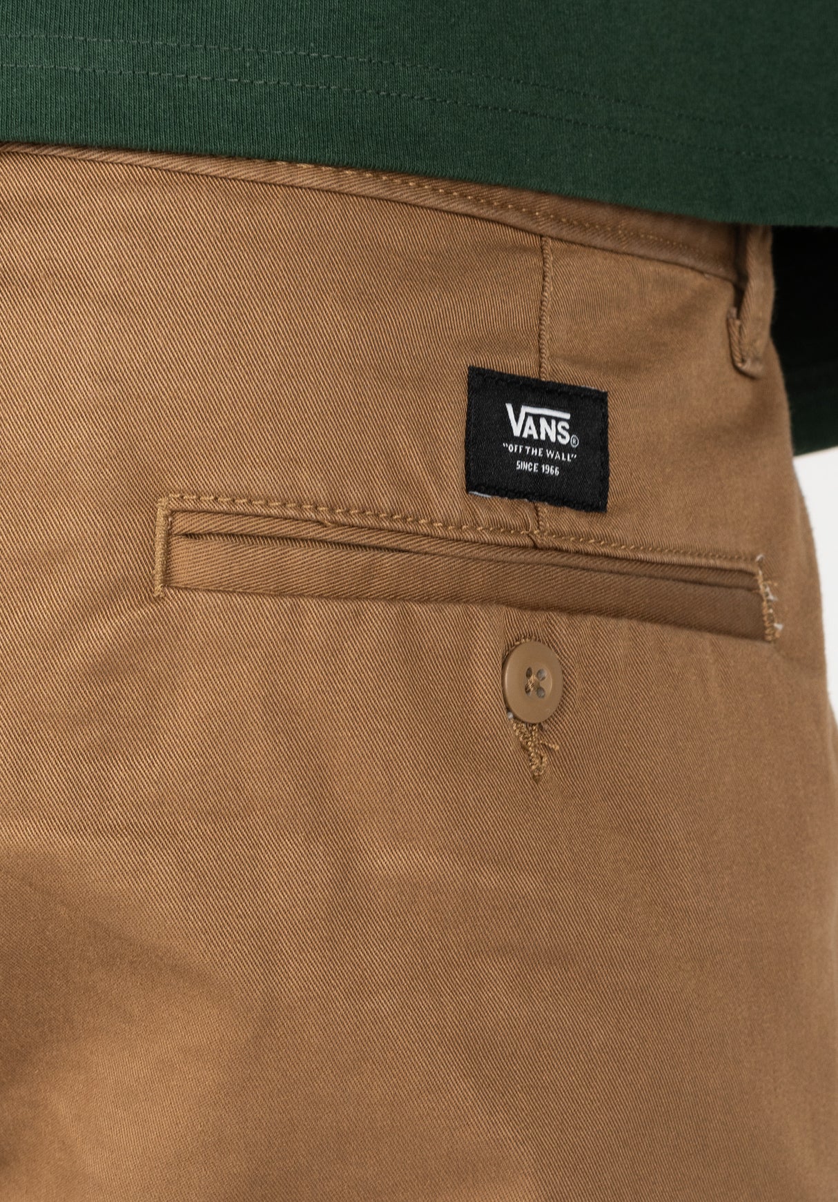 Authentic Chino Relaxed dirt Close-Up2
