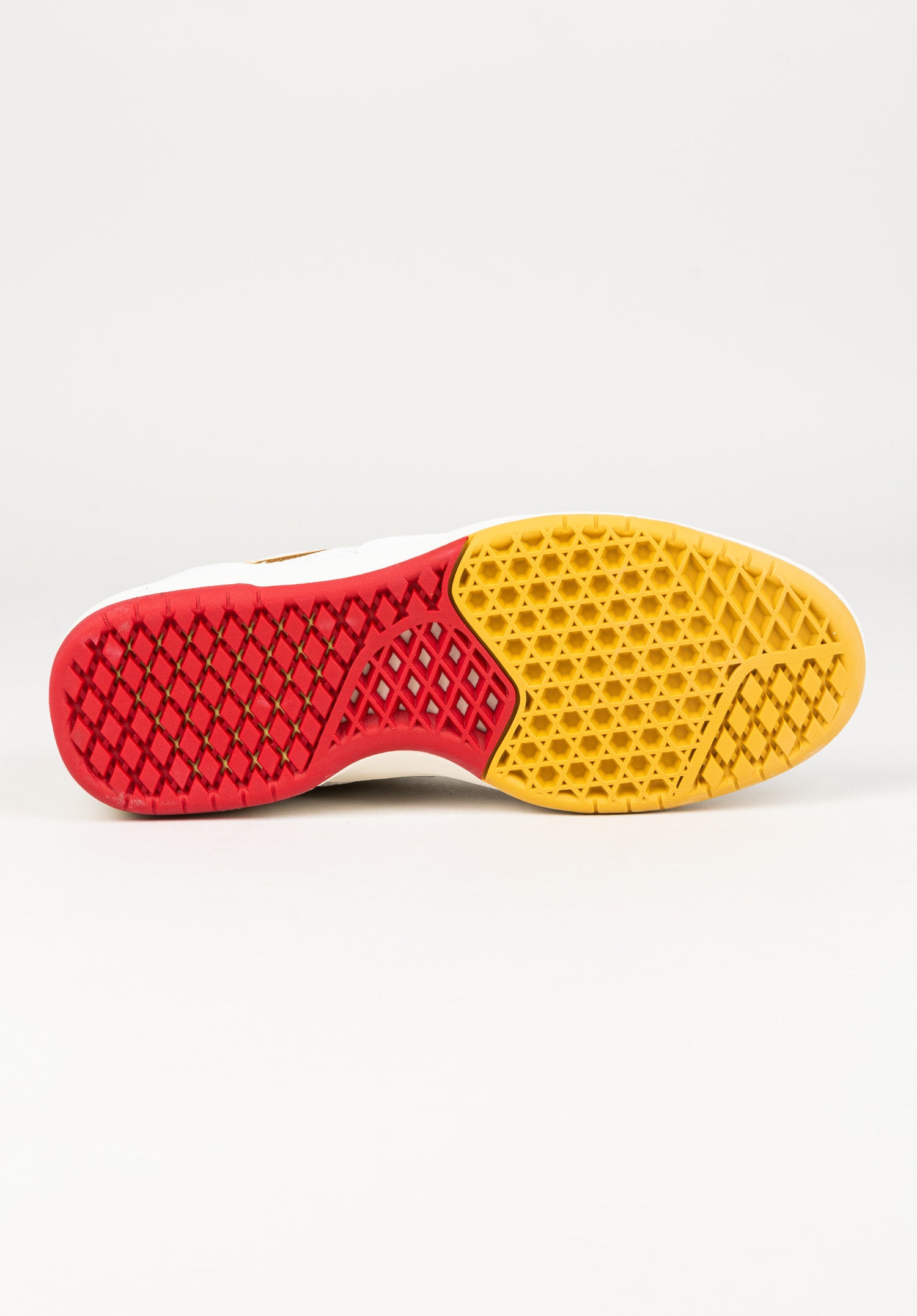 Zahba vintagesport-white-multi Close-Up1 Zoom Image