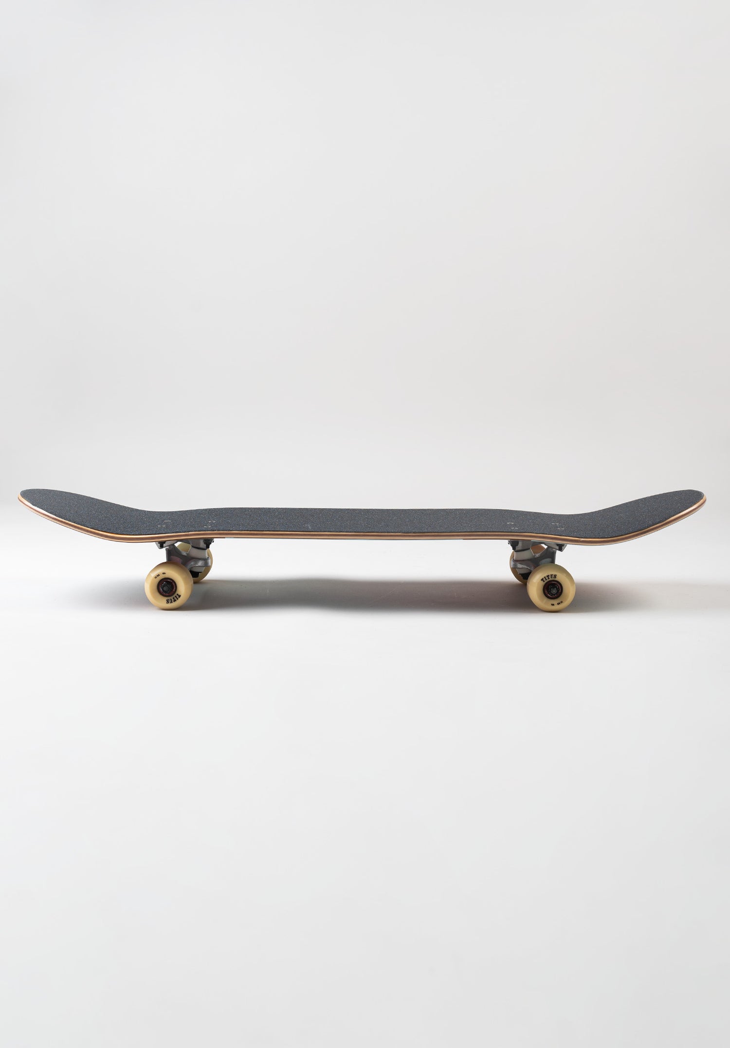 Premium Completes wood Close-Up1 Zoom Image