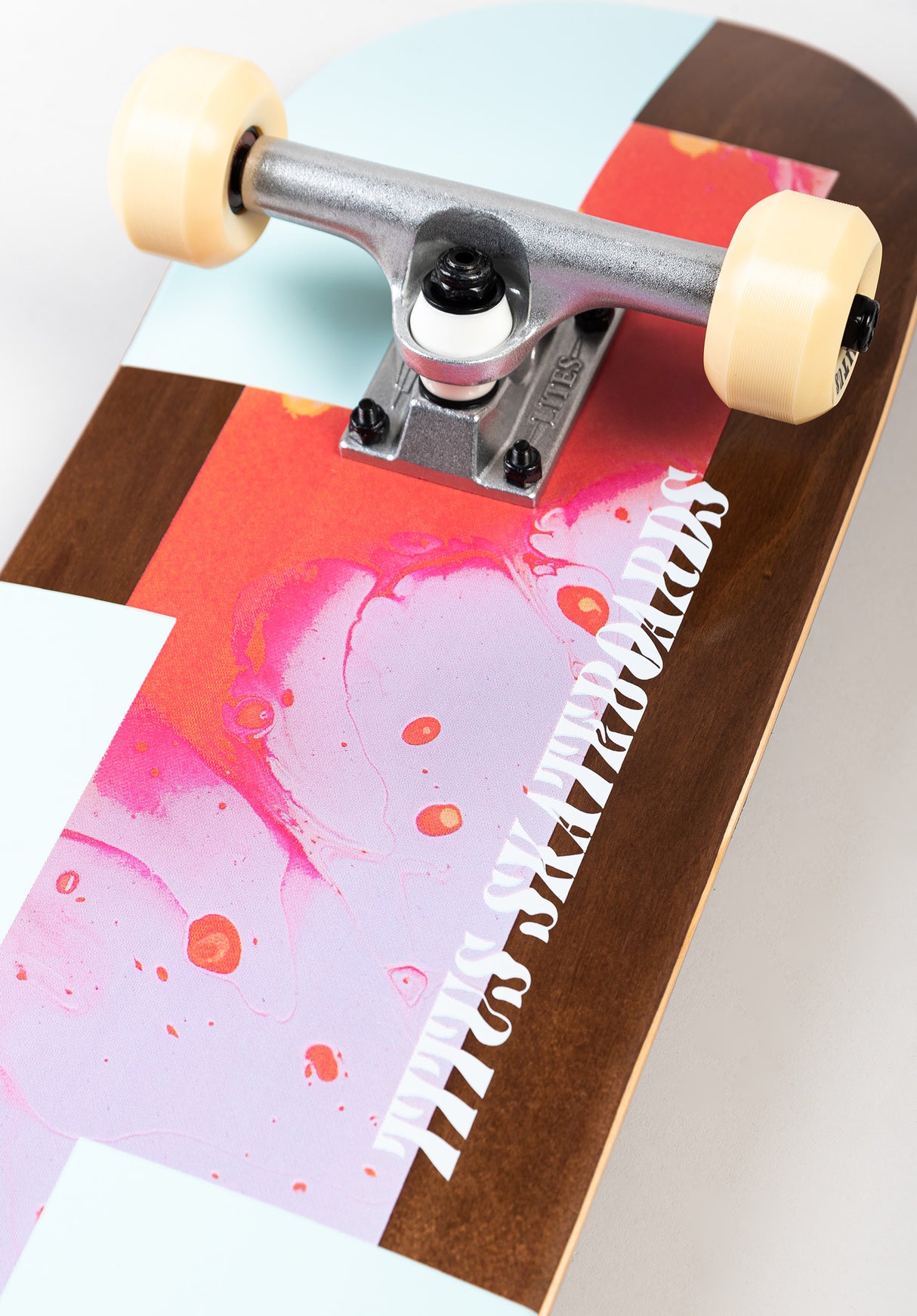 Premium Completes wood Seitenansicht