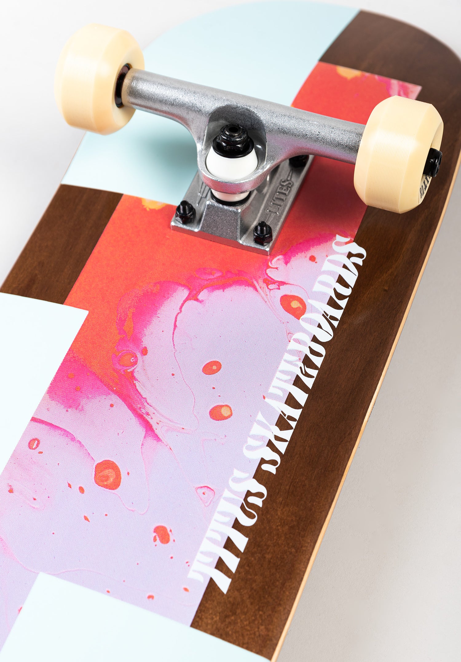 Premium Completes wood Seitenansicht Zoom Image