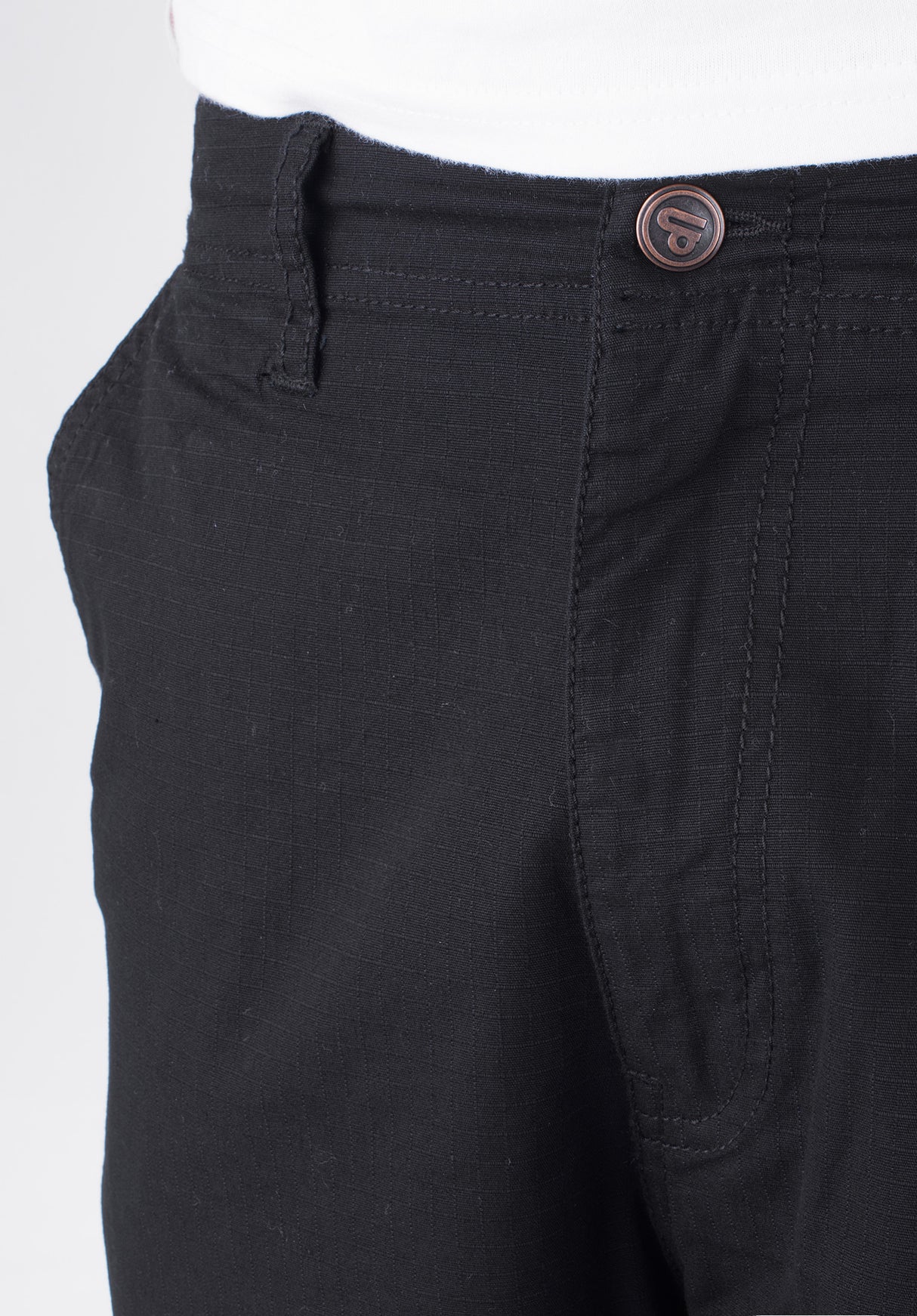 The Cargo black Close-Up1