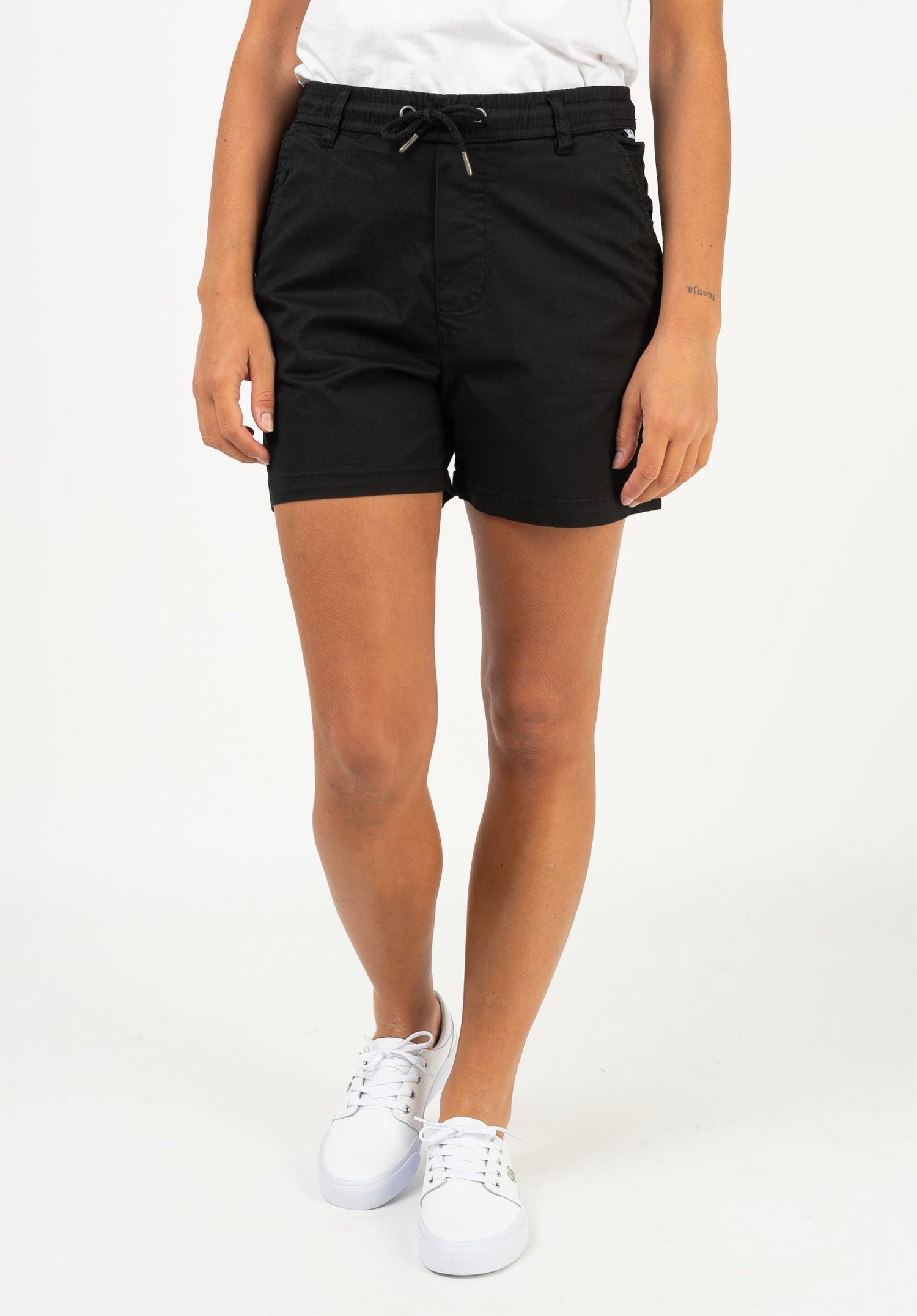 Lina|1,70|S Zoom Image