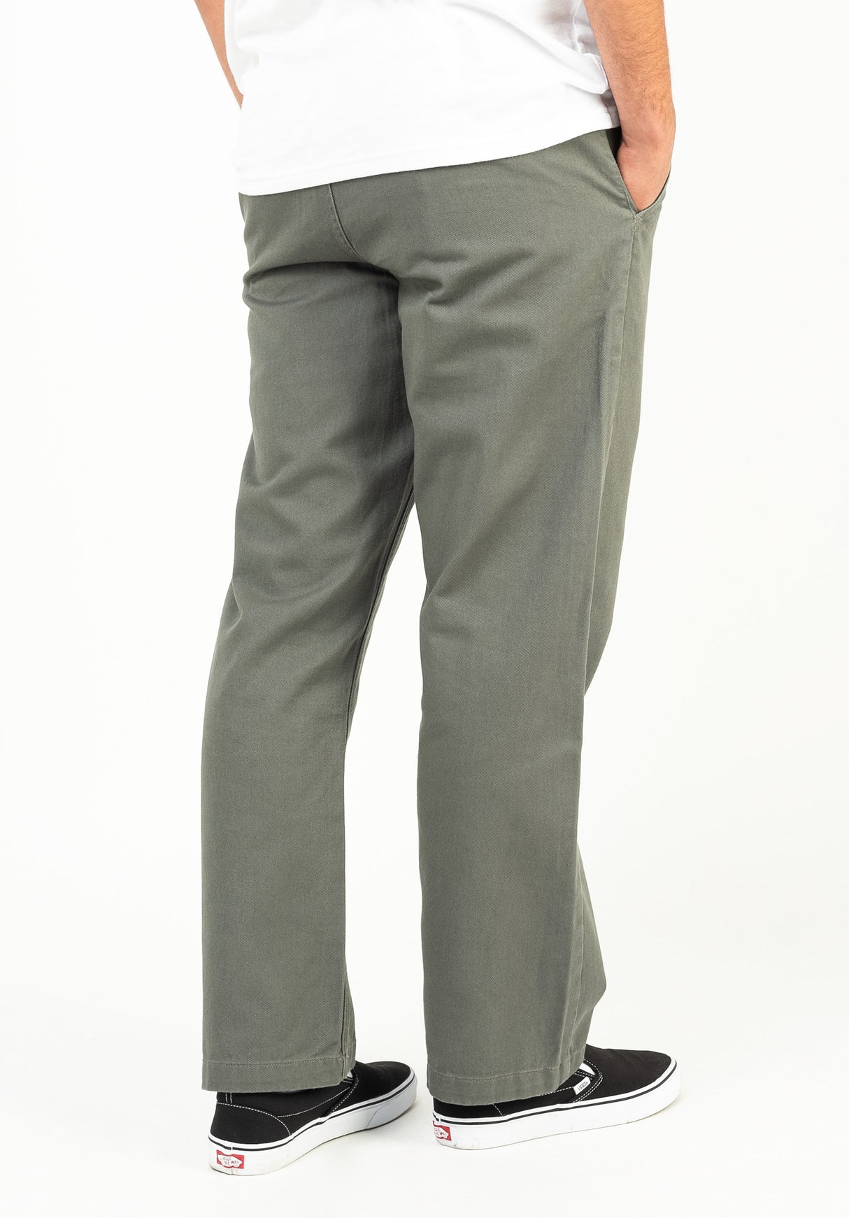 Regular Chino charcoal Close-Up1