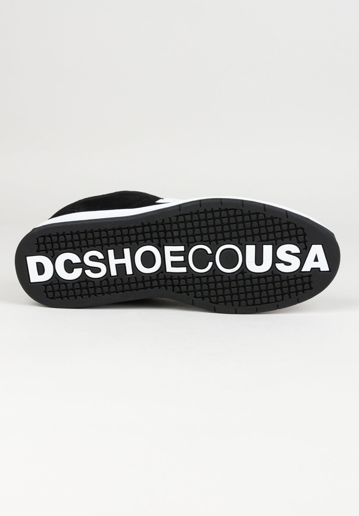 Lynx Zero black-white Close-Up1