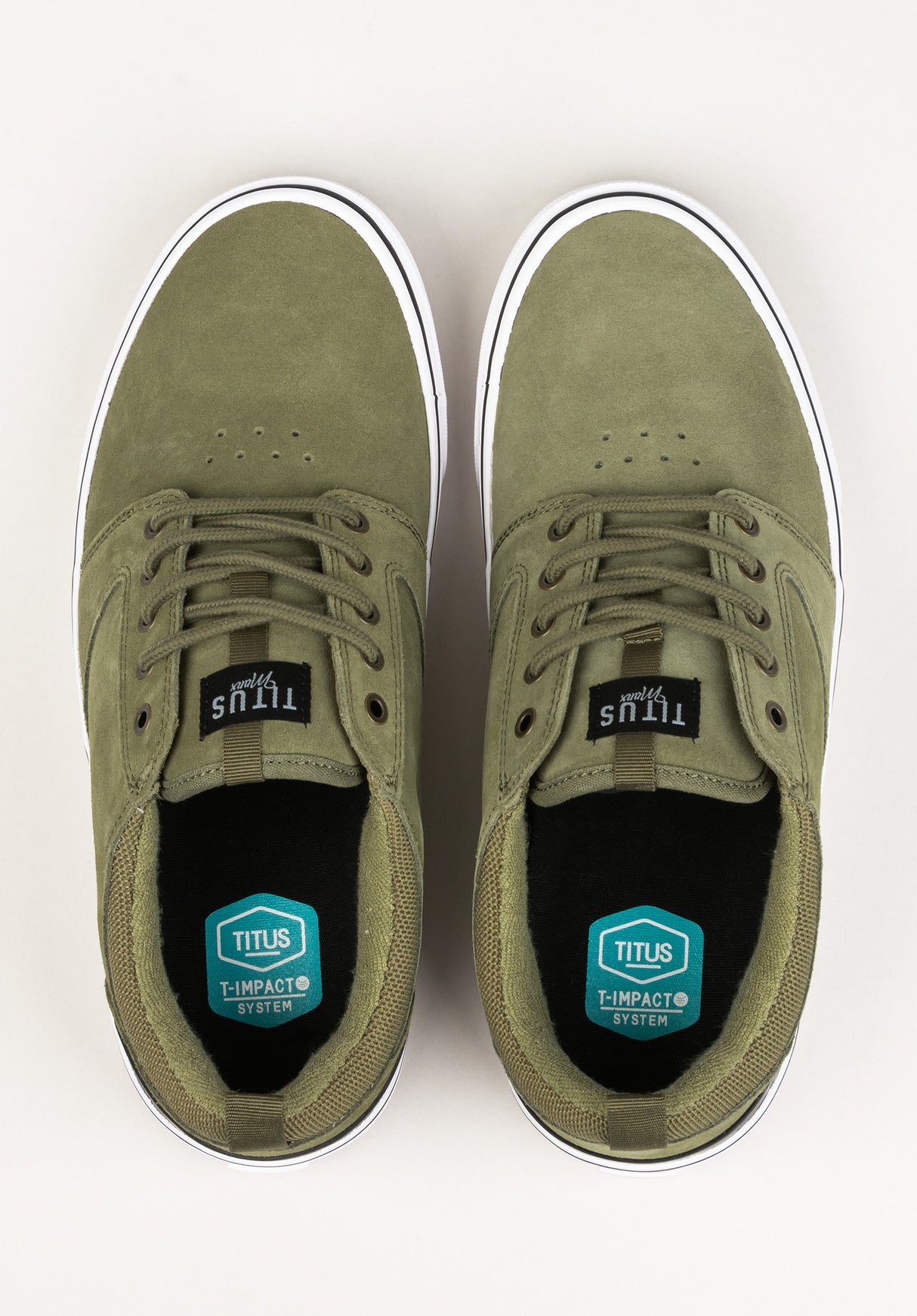 Manx oliveoil-white Close-Up2