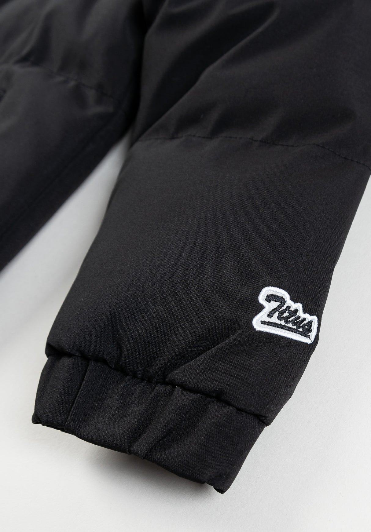 Akim Kids black Close-Up1