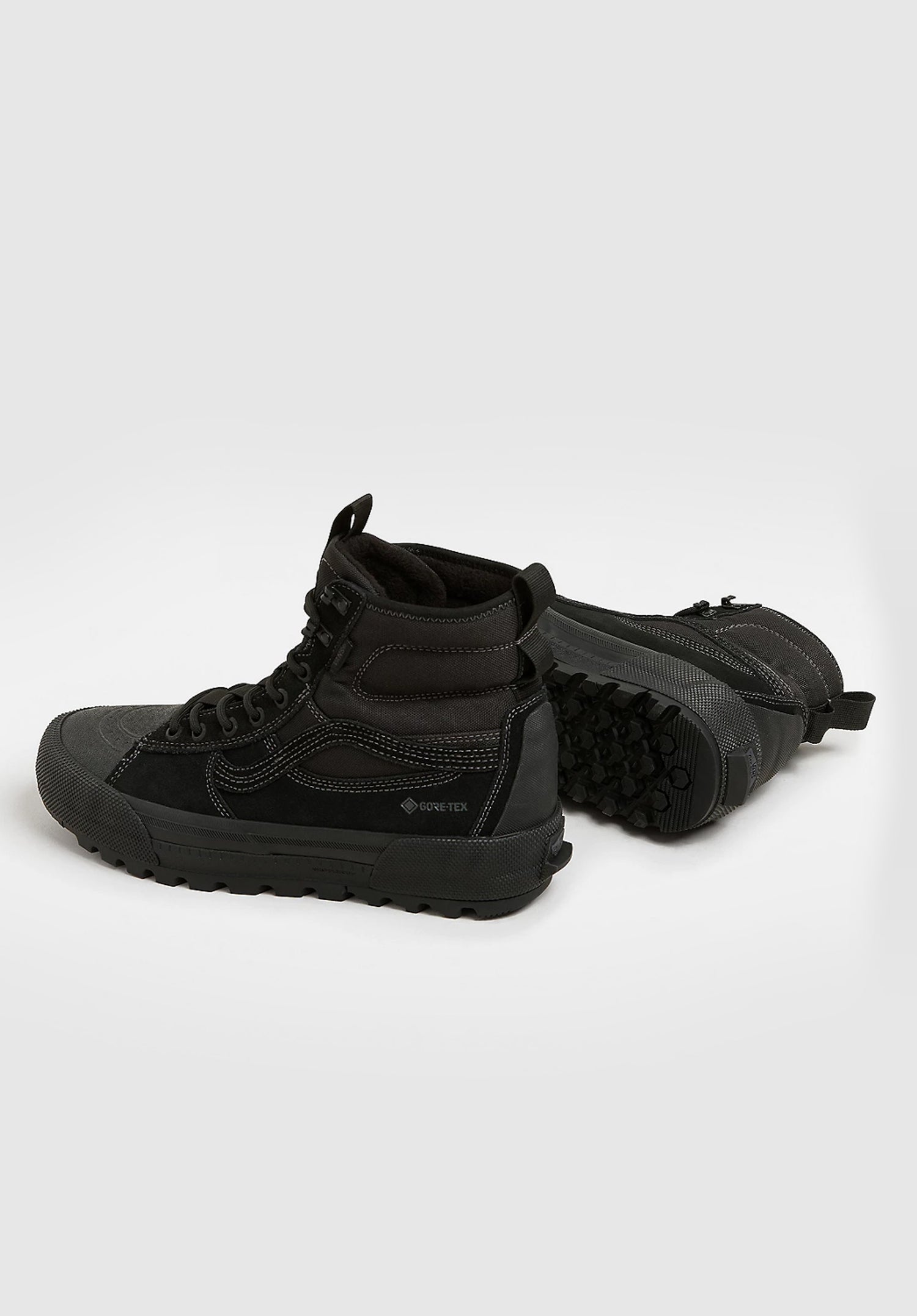 Sk8-Hi Gore-Tex blackout Closeup1 Zoom Image
