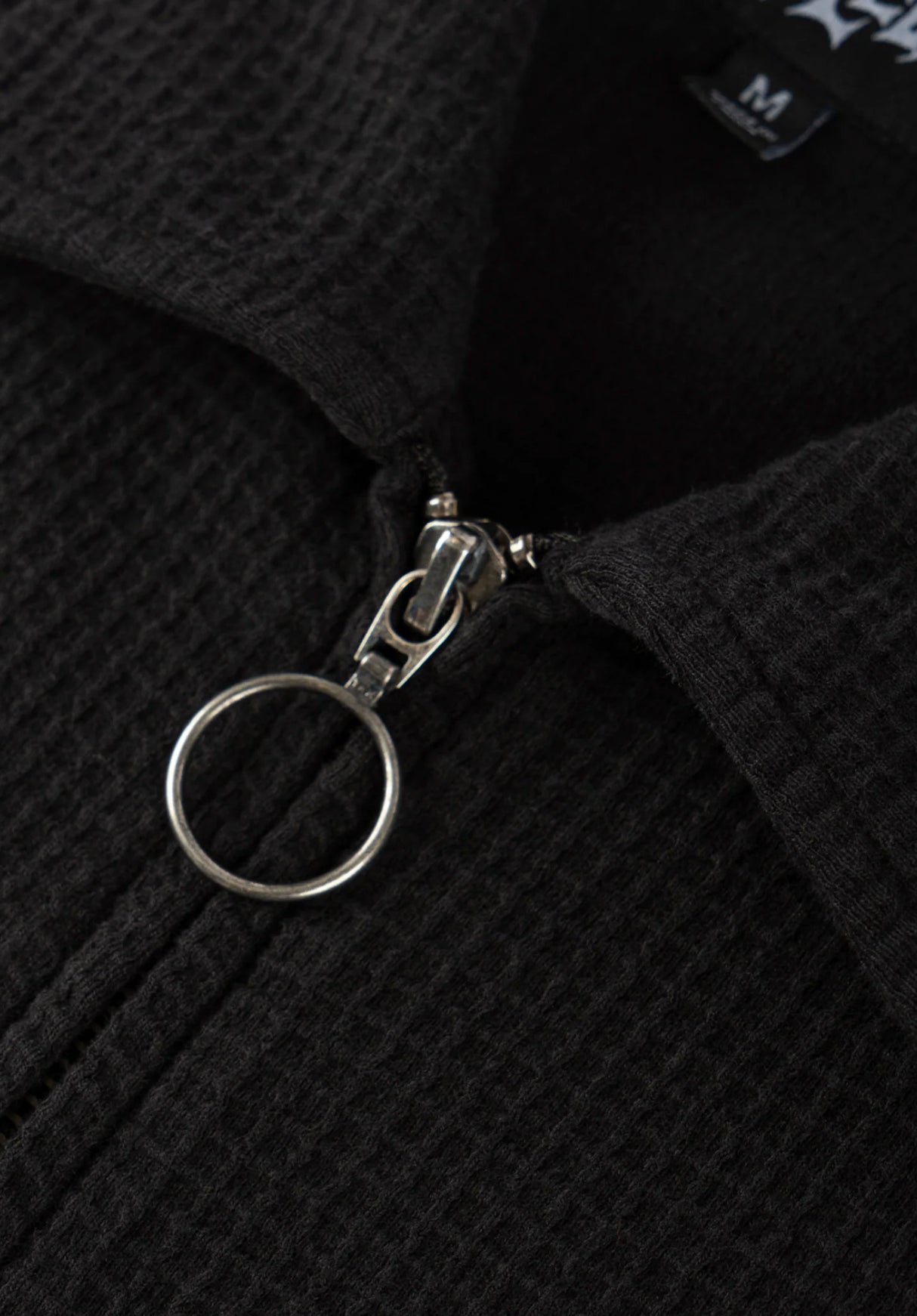 Sliver Waffle Knit Zip black Closeup1