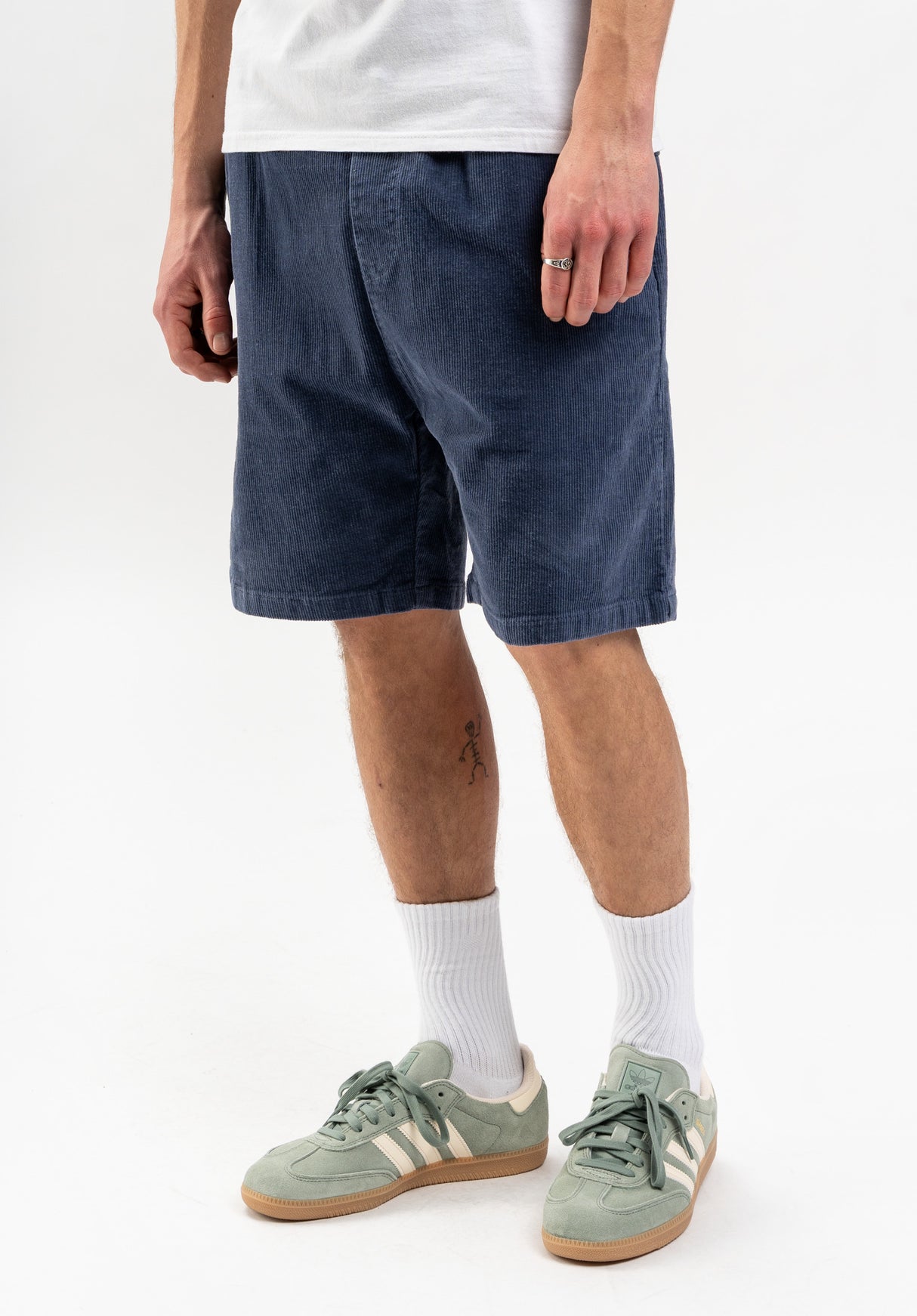 Surpa Short future-blue-cord Rueckenansicht