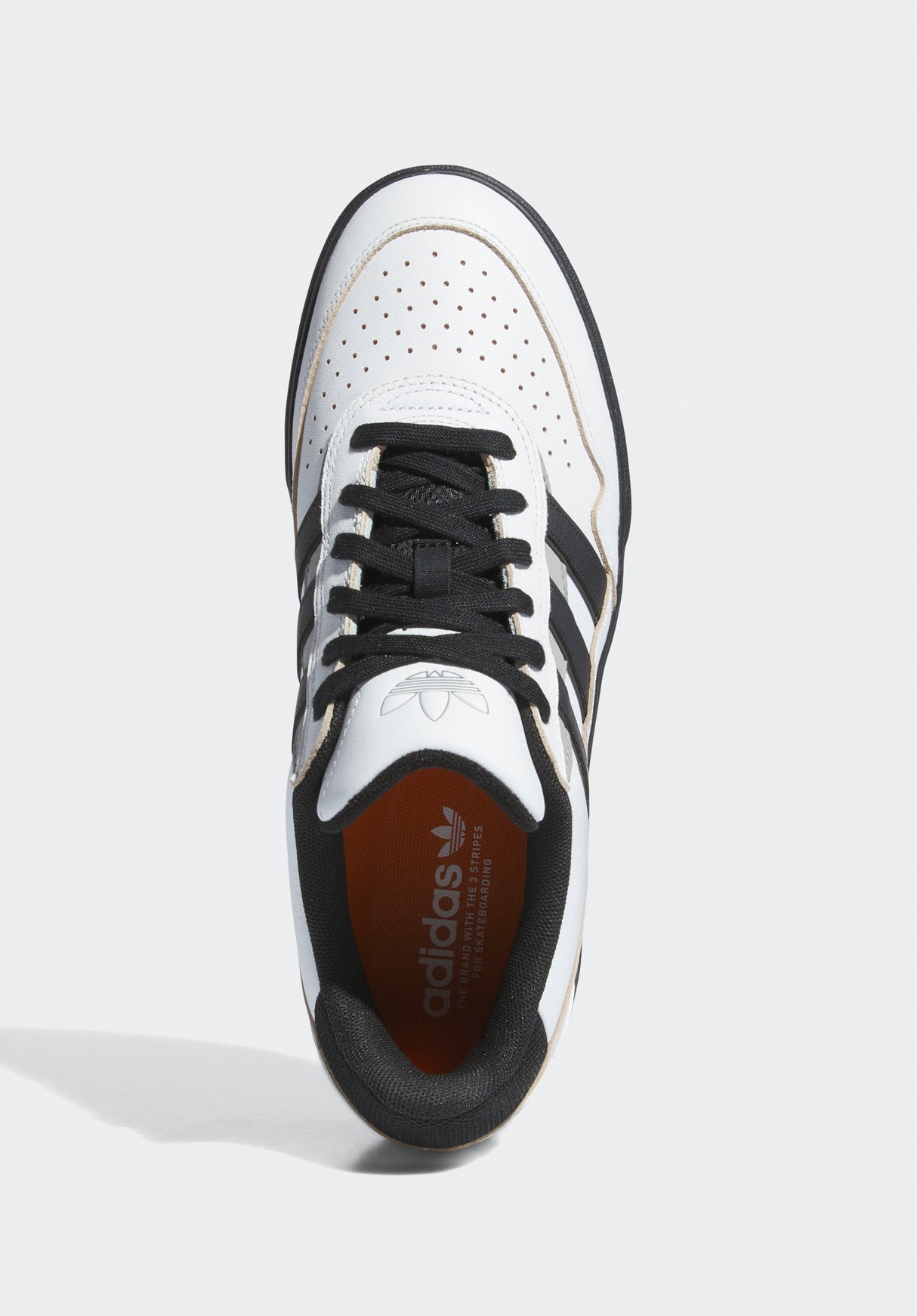 Tyshawn II crystalwhite-coreblack-chsolidgrey Closeup1