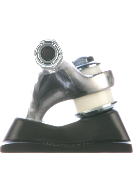 8.25 K5 Chaz Ortiz DLK silver Close-Up1