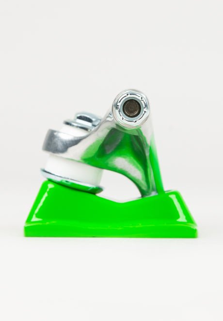 8.50 K5 Ryan Lay Watering Hole Standard silver-green Close-Up1