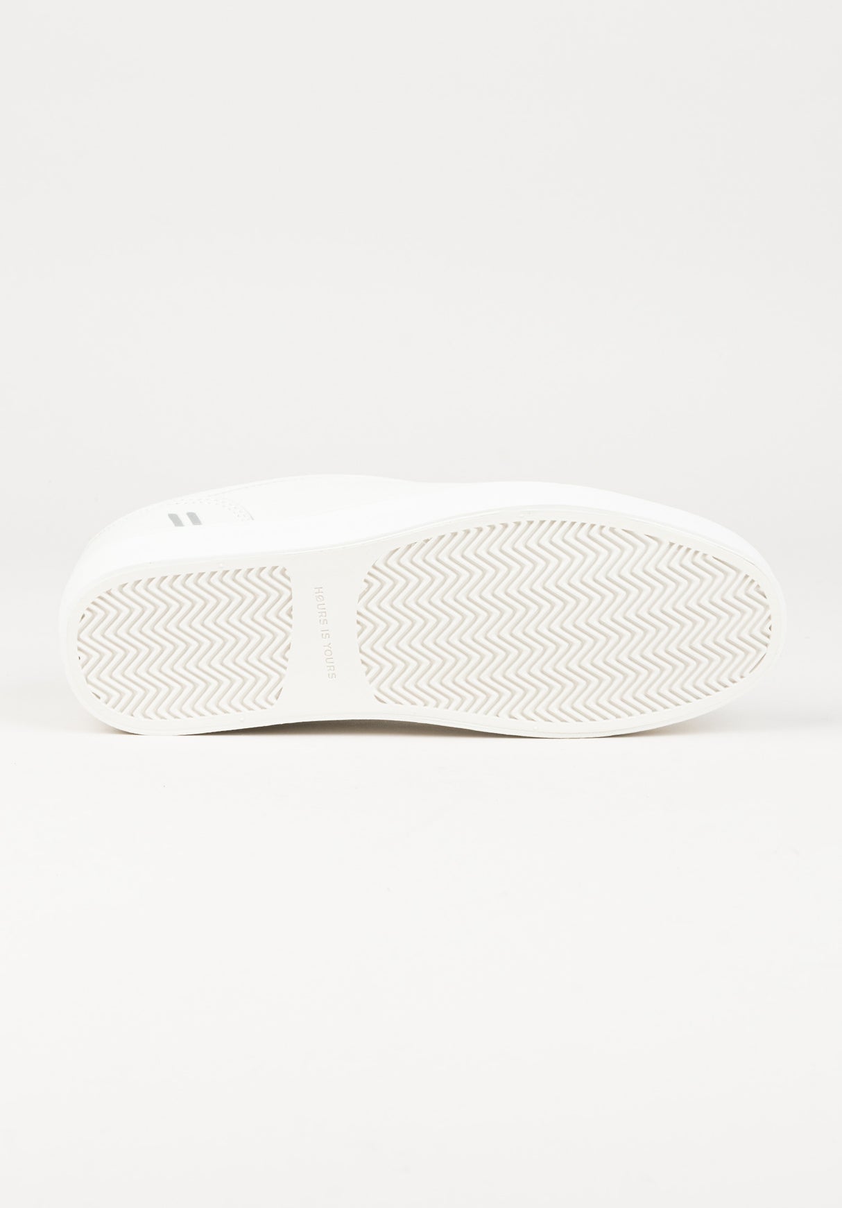 Code Signature Style white-black Close-Up1