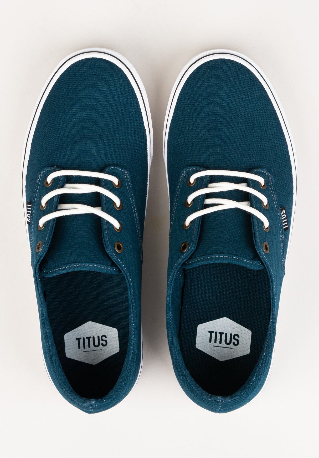 Clubman blue-white Close-Up2