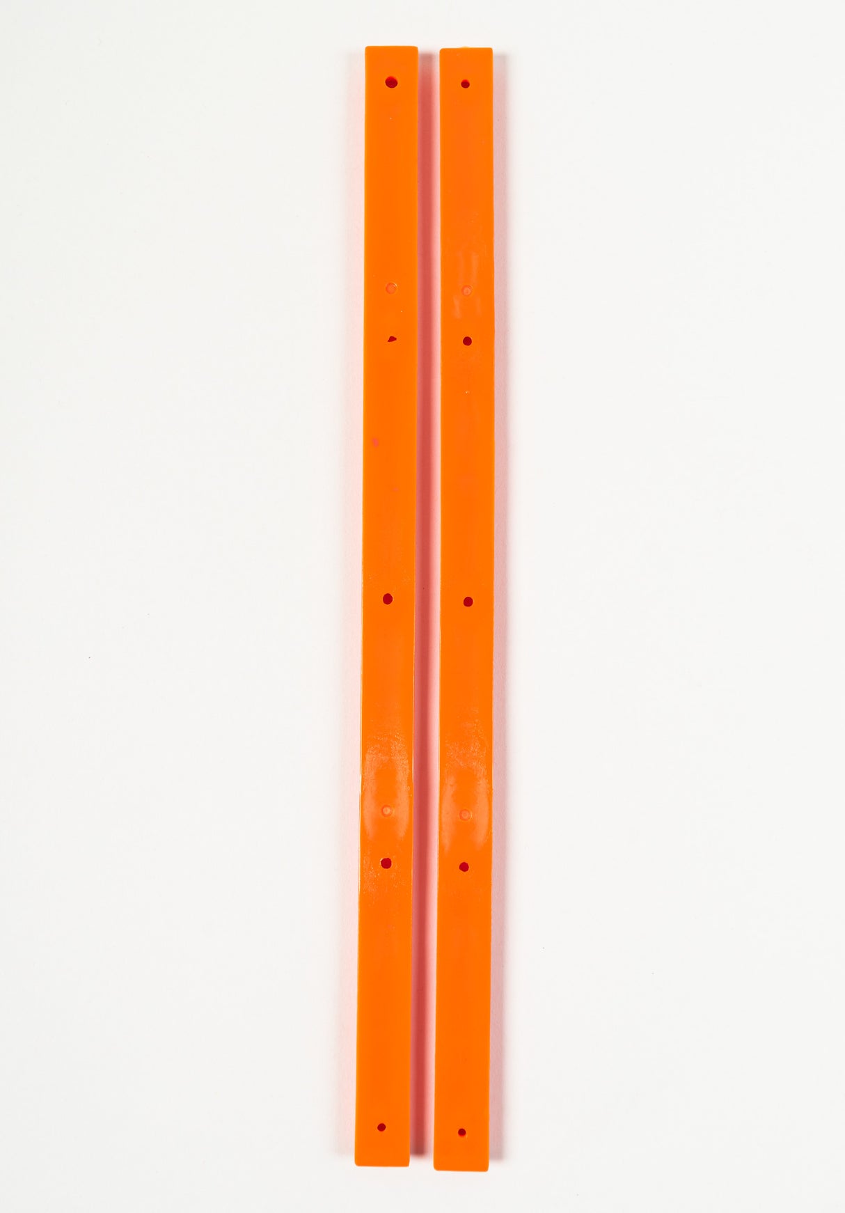 Rails orange Rückenansicht