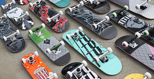 TITUS Skateboard Komplettboard 8.125" | 7-Schicht Ahornholz | Für Anfänger & Profis | Inkl. Rollen & Kugellager