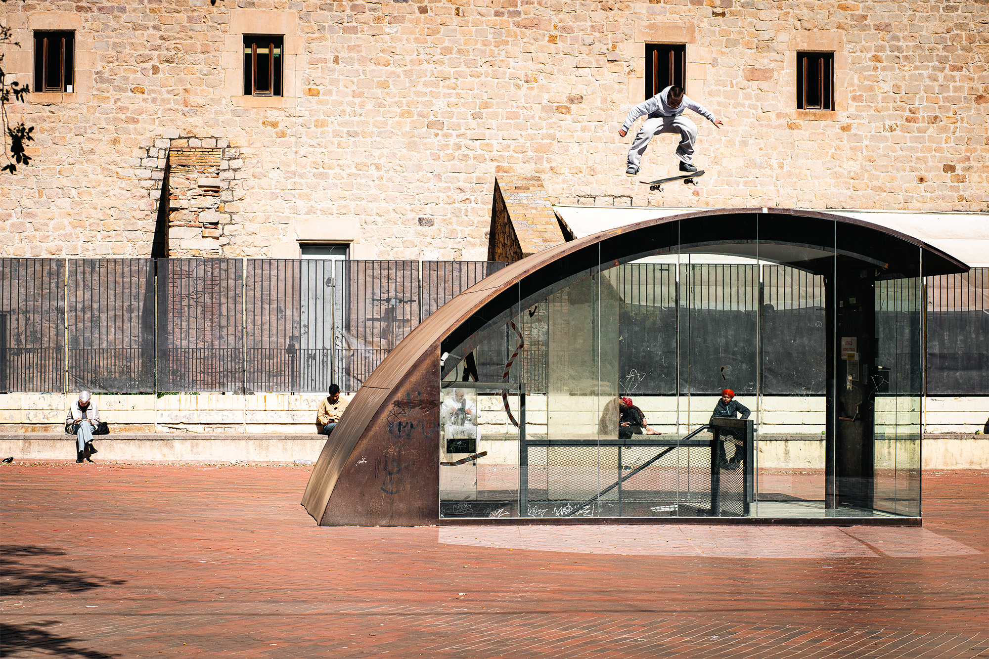 GabiKahl_Kickflip_Barcelona2026_KlavsLaivenieks.jpg