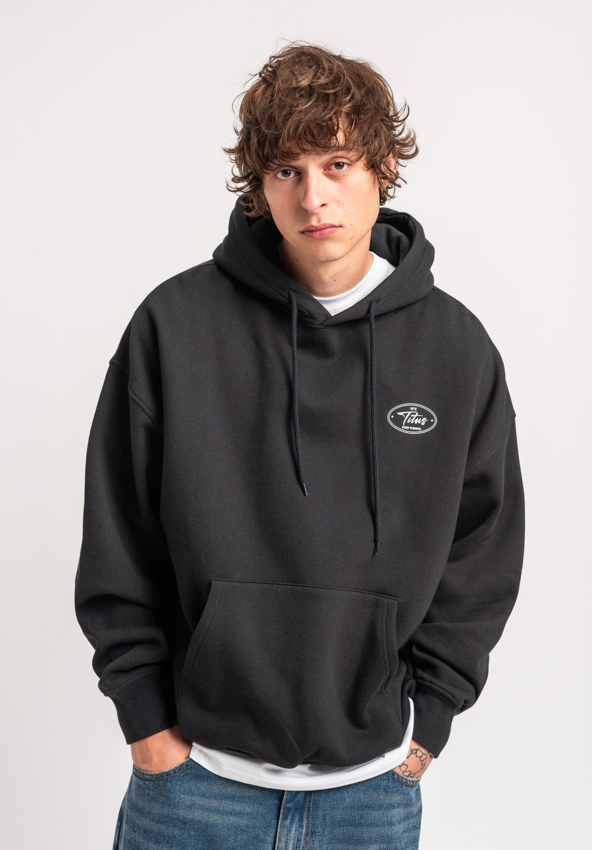 TITUS Mavi Sudadera black – Vista trasera