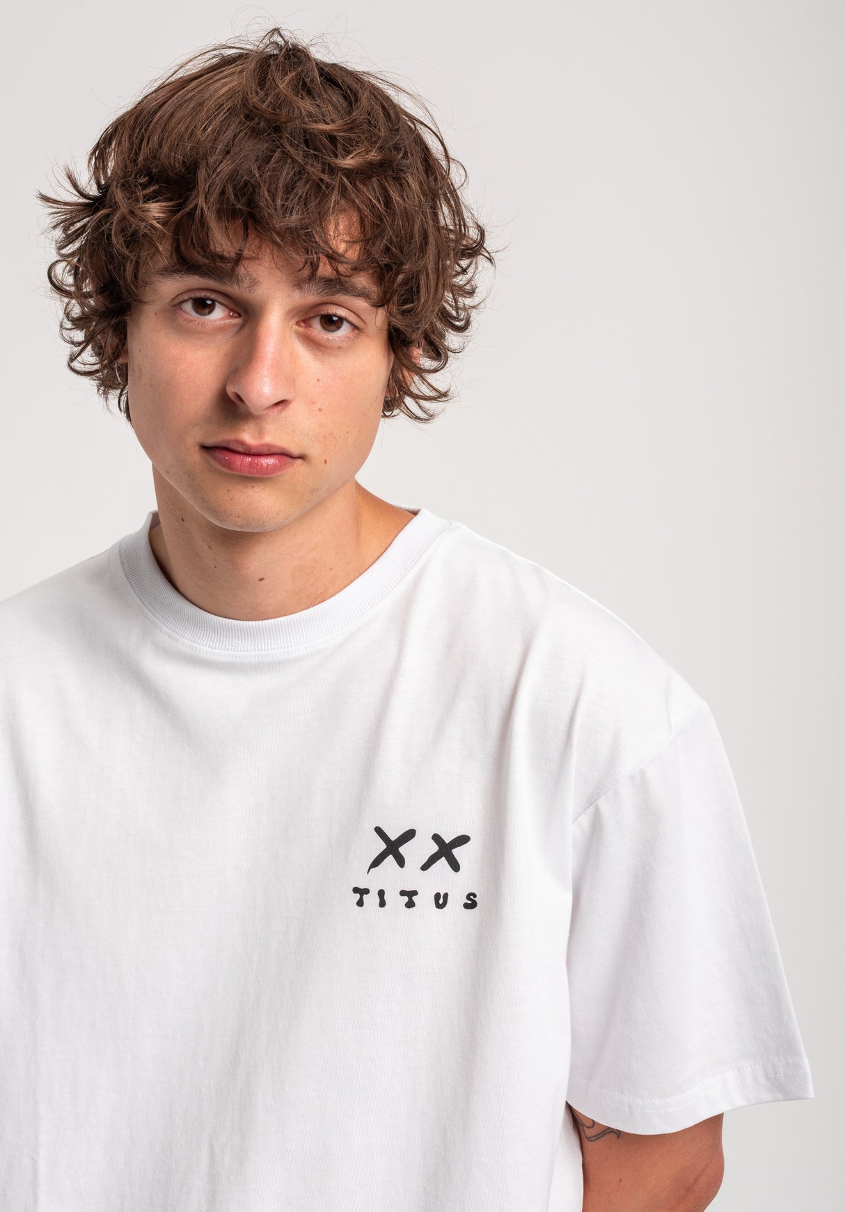 TITUS Nari T-Shirt white – Set bagfra