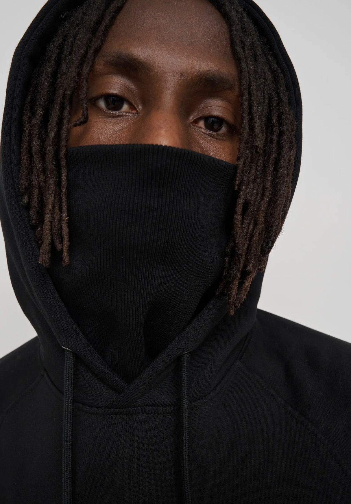Cleptomanicx Mask Sweat à capuche black – Vue de détail 1