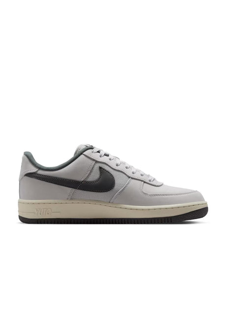 Nike SB Air Force 1 Yuto Scarpe da uomo white-irongrey-white-coconutmilk – Vista posteriore