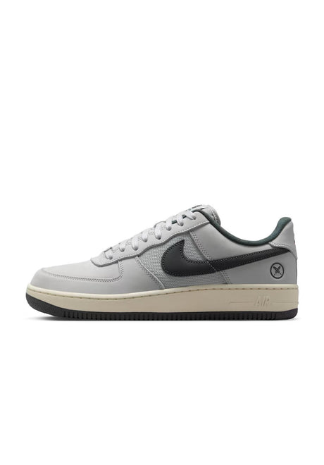 Nike SB Air Force 1 Yuto Scarpe da uomo white-irongrey-white-coconutmilk – Vista frontale