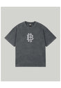 Monochrome grey-washed Vorderansicht