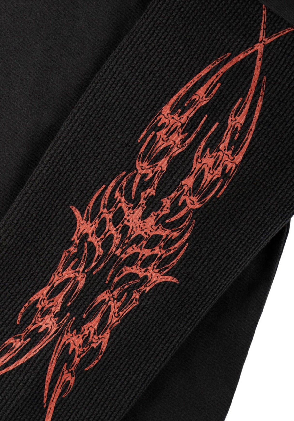 Caste Layered Knit black-red Closeup1