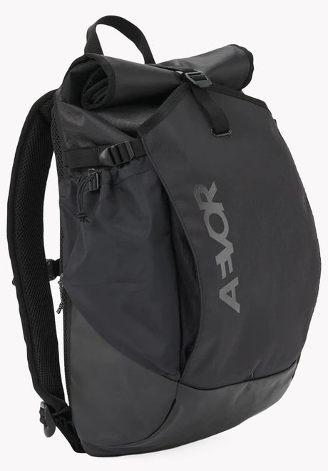 Roll Pack proof-black Closeup1