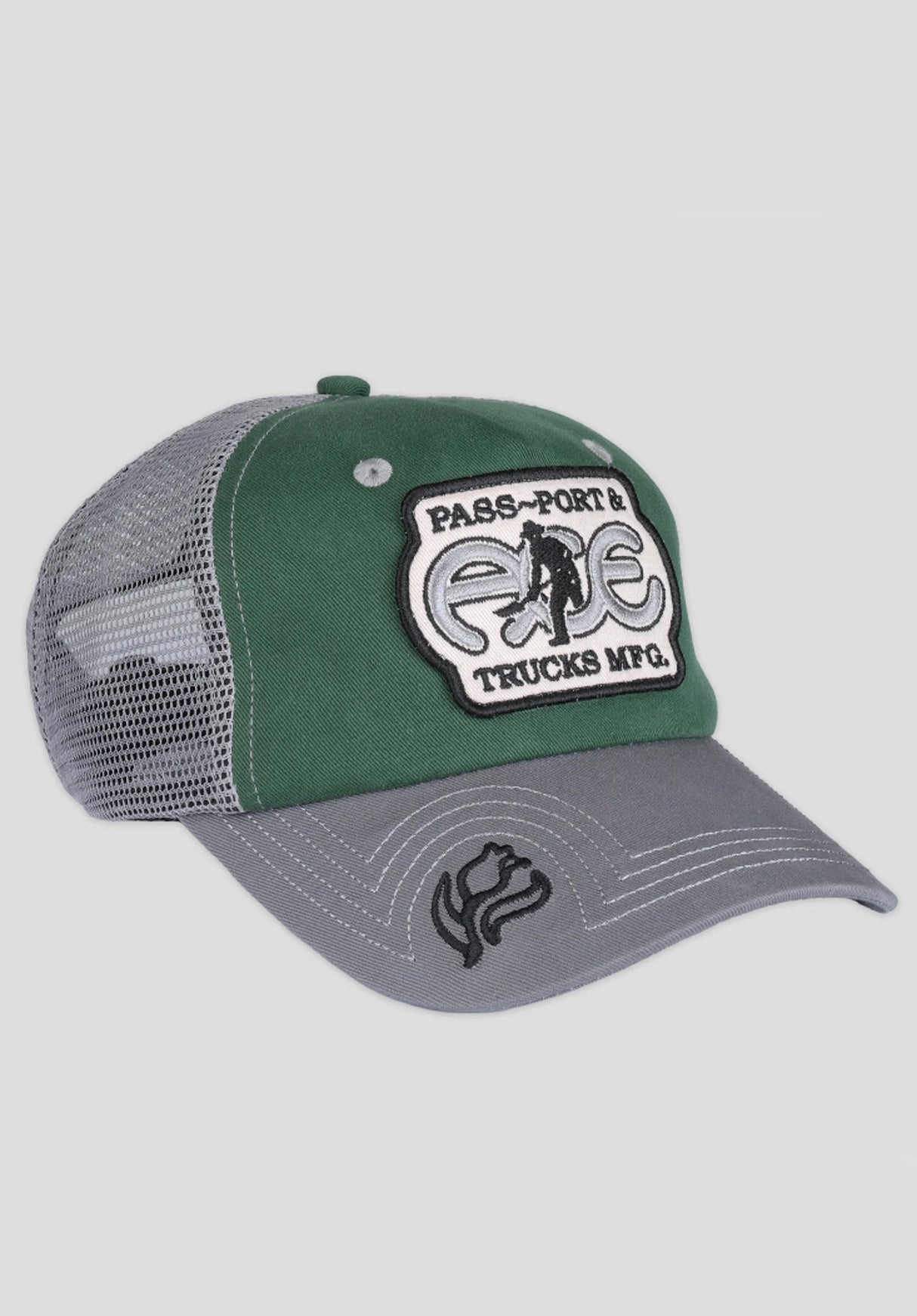 Passport Packers Trucker Strapback green-steel Vorderansicht