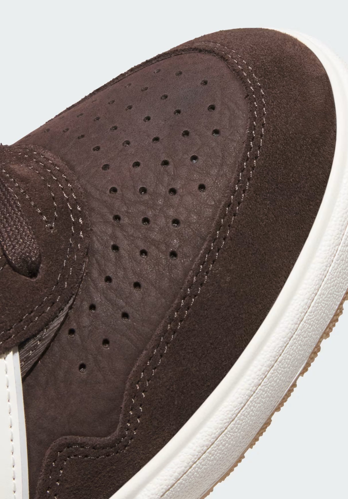 Tyshawn 2 brown-white Seitenansicht