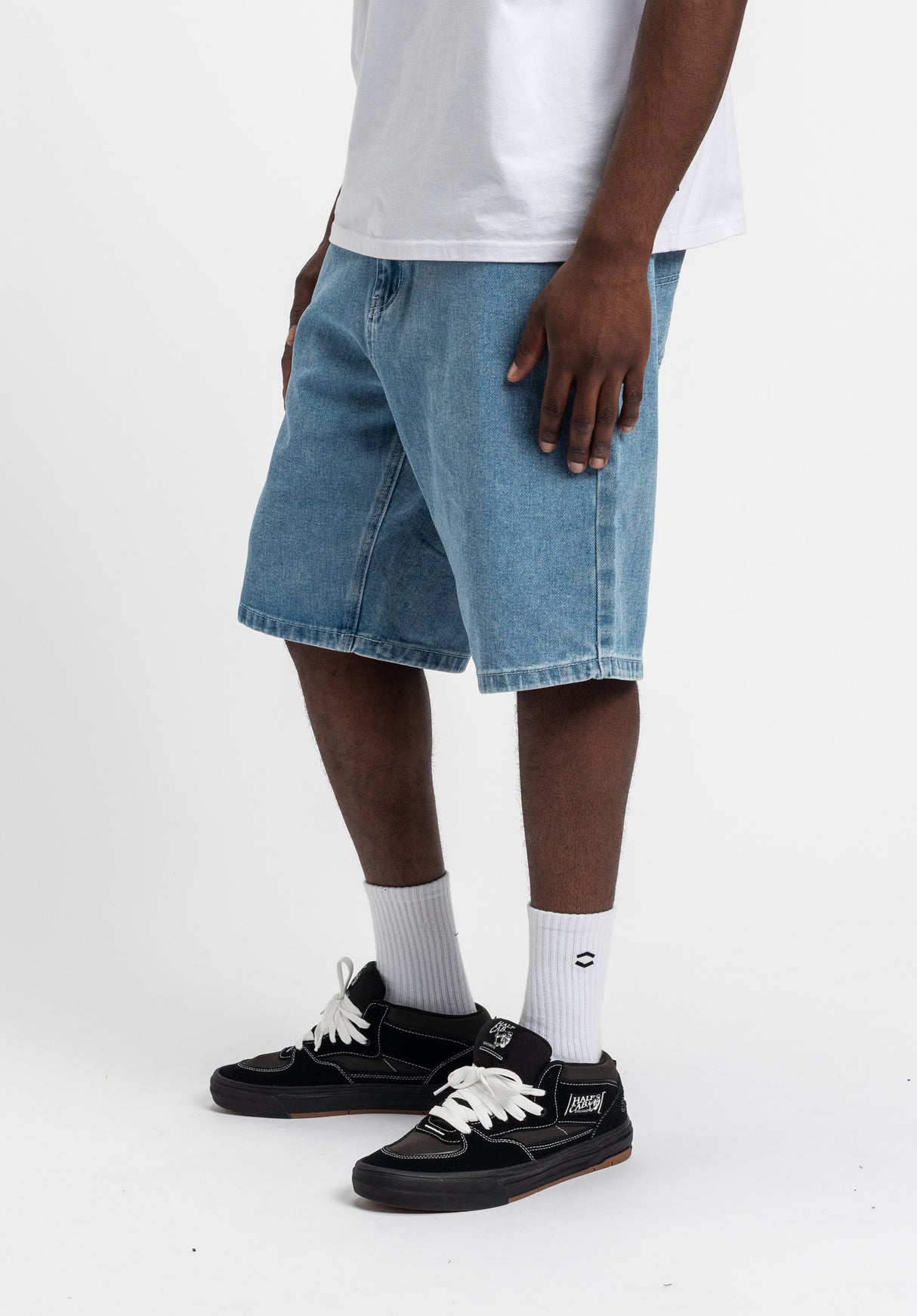 Boogy Short lightbluewashed Rueckenansicht