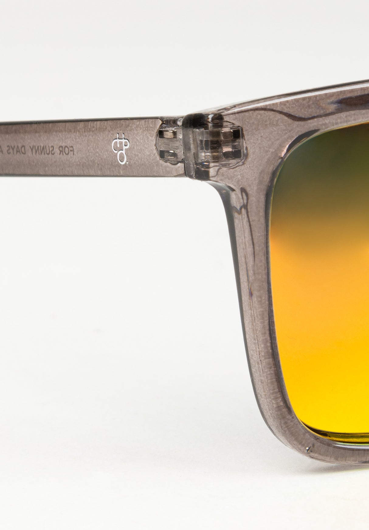 Bruce grey-redmirror Closeup1