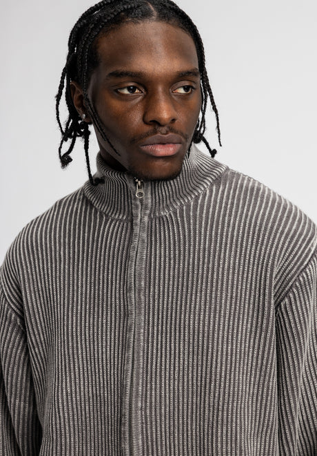 Matthew darkgrey Closeup2