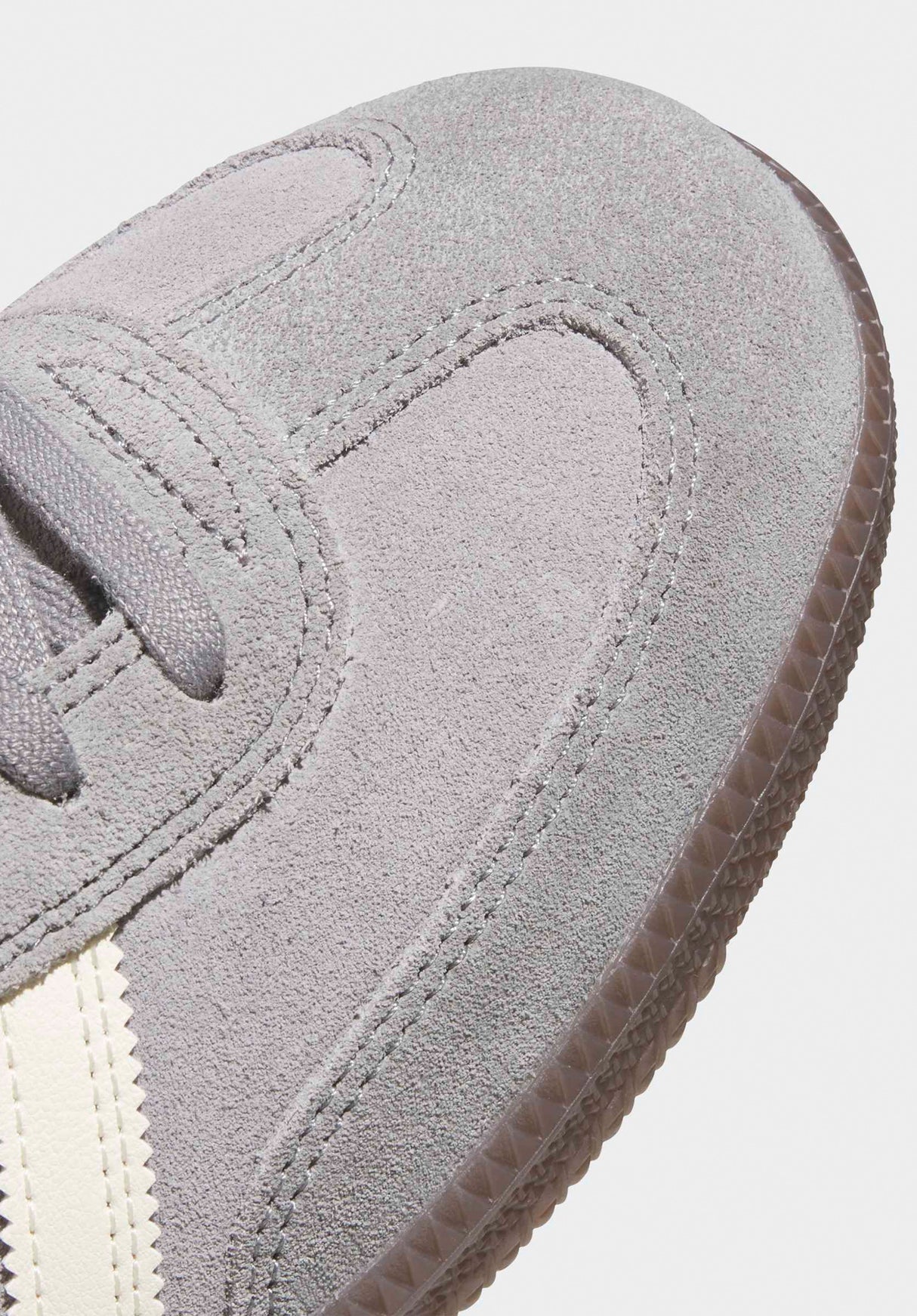 Samba ADV grey-white-gum Closeup1