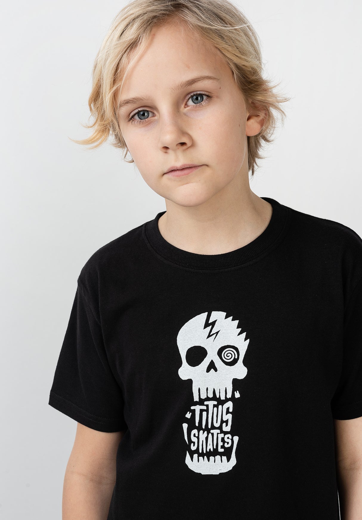 Tamaro Kids black-white Rueckenansicht