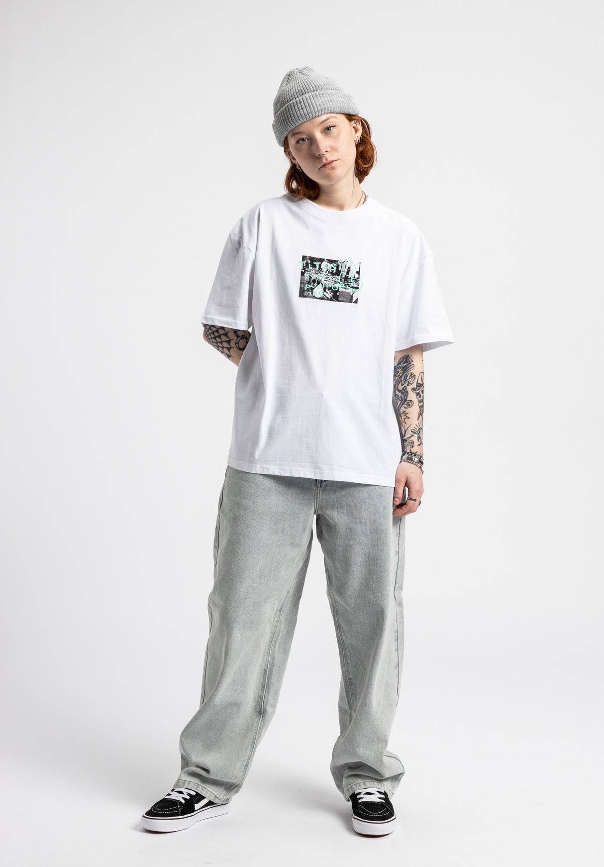 W Doggo white Closeup2