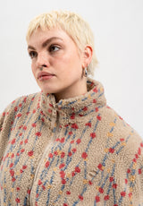 Nieva cream AO Closeup1